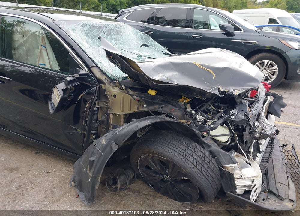 2018 HONDA CIVIC EX VIN: SHHFK7H57JU223571