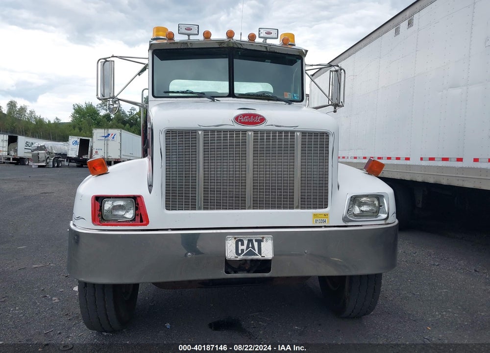 2004 PETERBILT 330 VIN: 2NPNLD9X04M836364