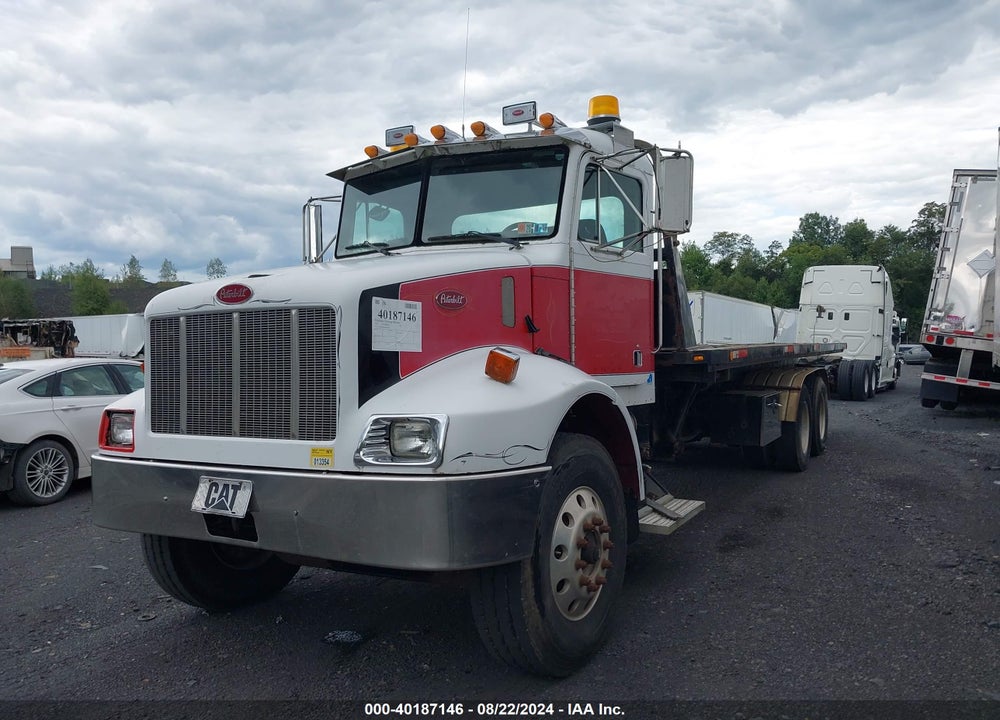 2004 PETERBILT 330 VIN: 2NPNLD9X04M836364
