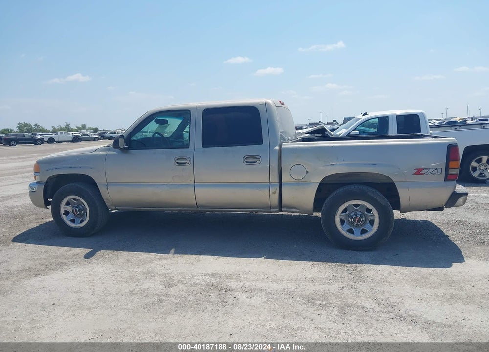 2005 GMC SIERRA 1500 SLE VIN: 2GTEK13T451121475