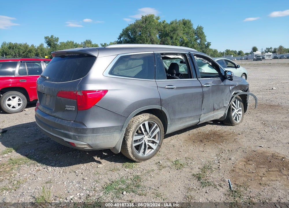 2017 HONDA PILOT TOURING VIN: 5FNYF6H97HB083608