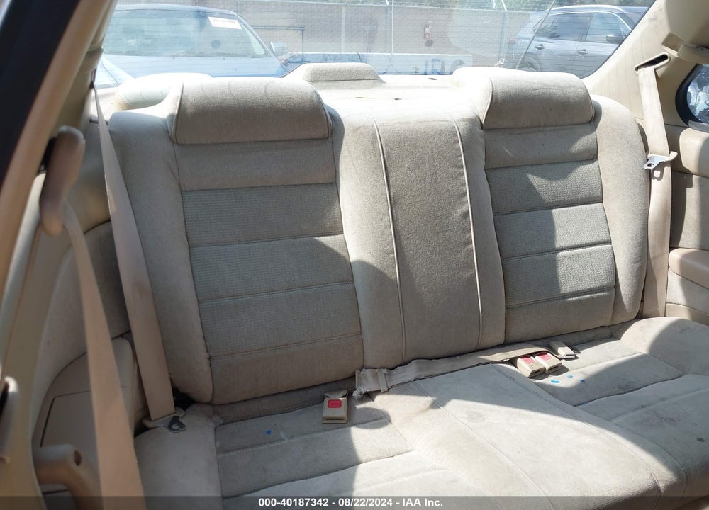 1992 HONDA ACCORD EX VIN: 1HGCB7272NA034731