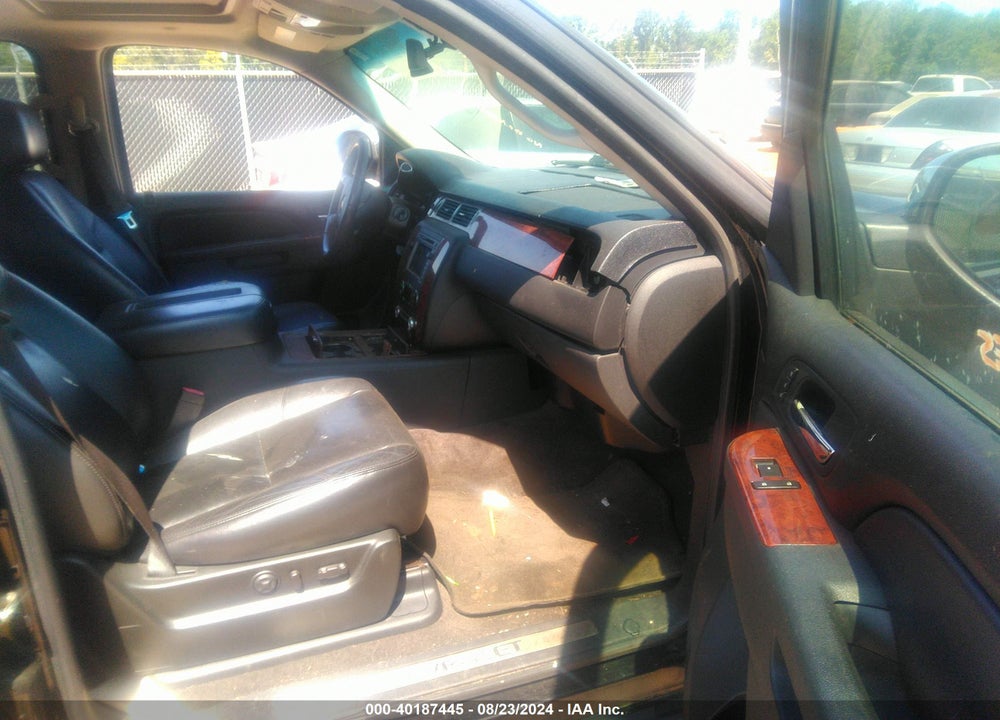 2011 CHEVROLET SUBURBAN 1500 LTZ VIN: 1GNSCKE06BR101960