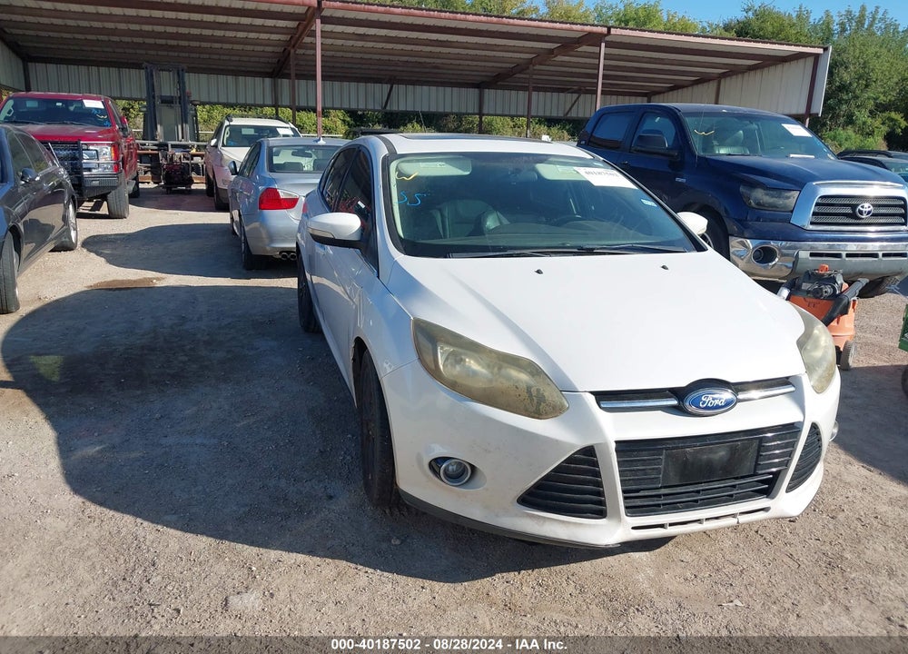 2014 FORD FOCUS TITANIUM VIN: 1FADP3N25EL420065
