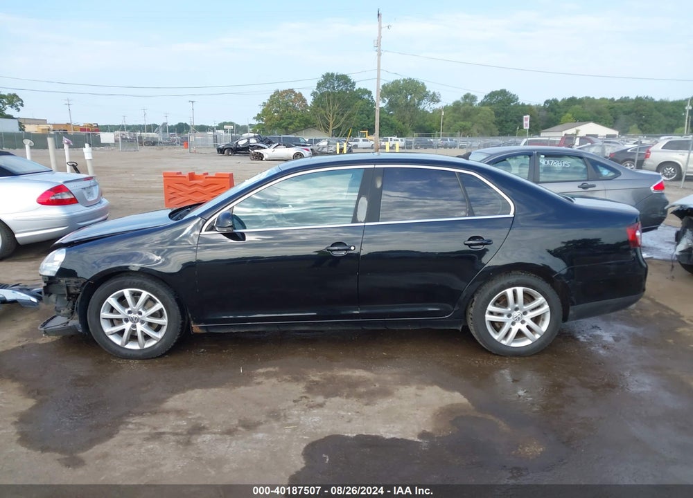 2008 VOLKSWAGEN JETTA SE/SEL VIN: 3VWRZ71K58M004086