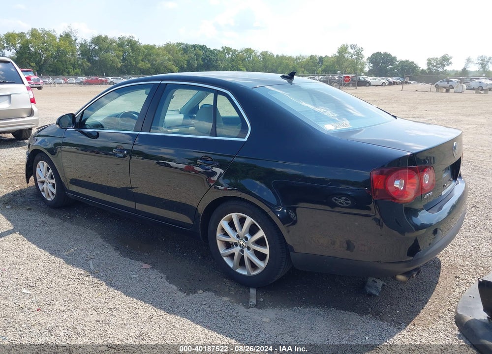 2010 VOLKSWAGEN JETTA SE VIN: 3VWRX7AJ3AM018541
