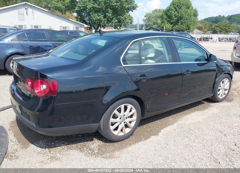 2010 VOLKSWAGEN JETTA SE VIN: 3VWRX7AJ3AM018541