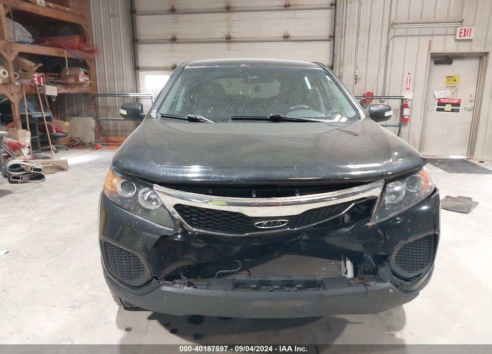 2011 KIA SORENTO LX VIN: 5XYKTCA18BG013844