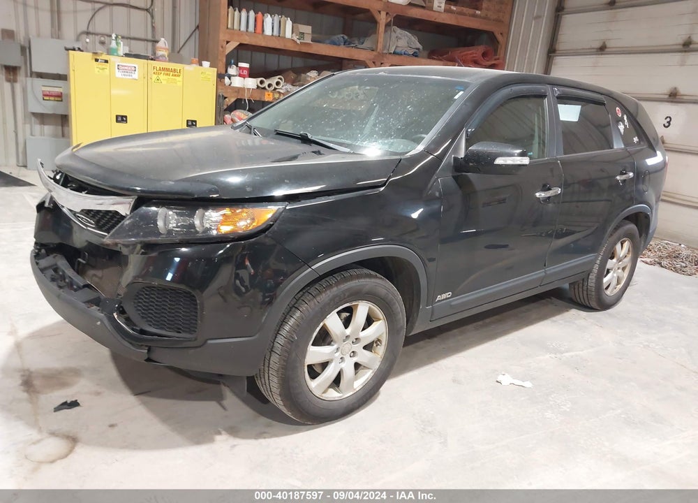 2011 KIA SORENTO LX VIN: 5XYKTCA18BG013844