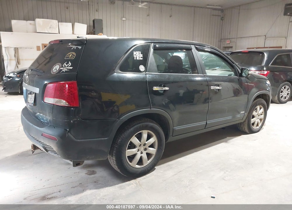 2011 KIA SORENTO LX VIN: 5XYKTCA18BG013844