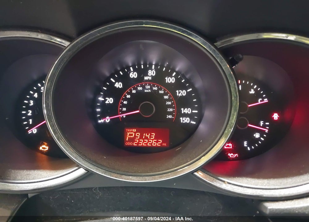 2011 KIA SORENTO LX VIN: 5XYKTCA18BG013844