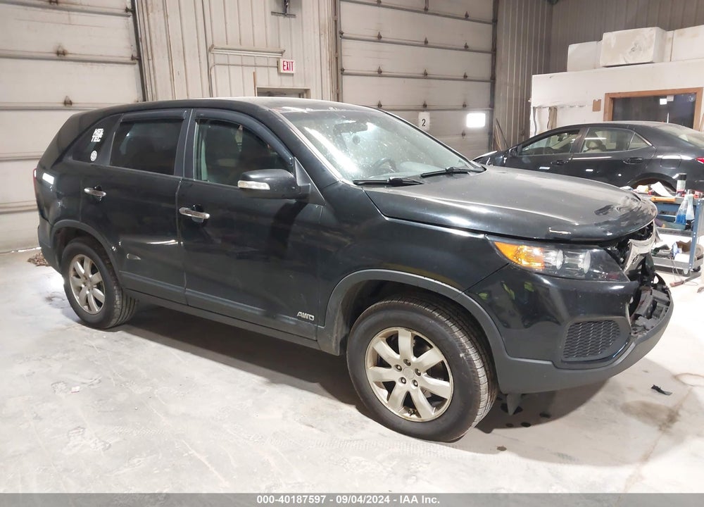 2011 KIA SORENTO LX VIN: 5XYKTCA18BG013844