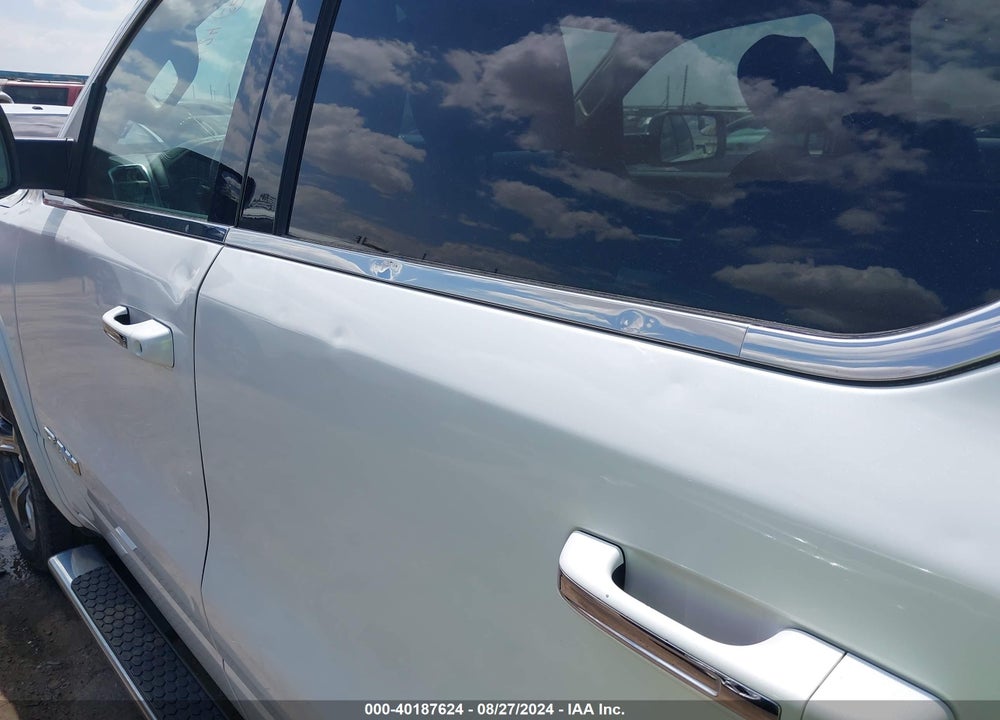 2019 RAM 1500 LAIE  4X2 5'7 BOX VIN: 1C6RREJTXKN604865