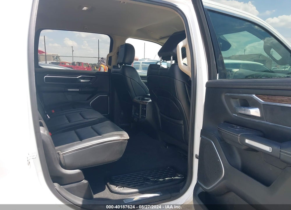 2019 RAM 1500 LAIE  4X2 5'7 BOX VIN: 1C6RREJTXKN604865