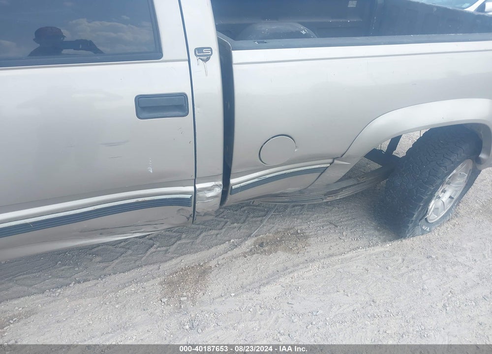 1999 CHEVROLET K2500 VIN: 1GCGK23R5XF017706
