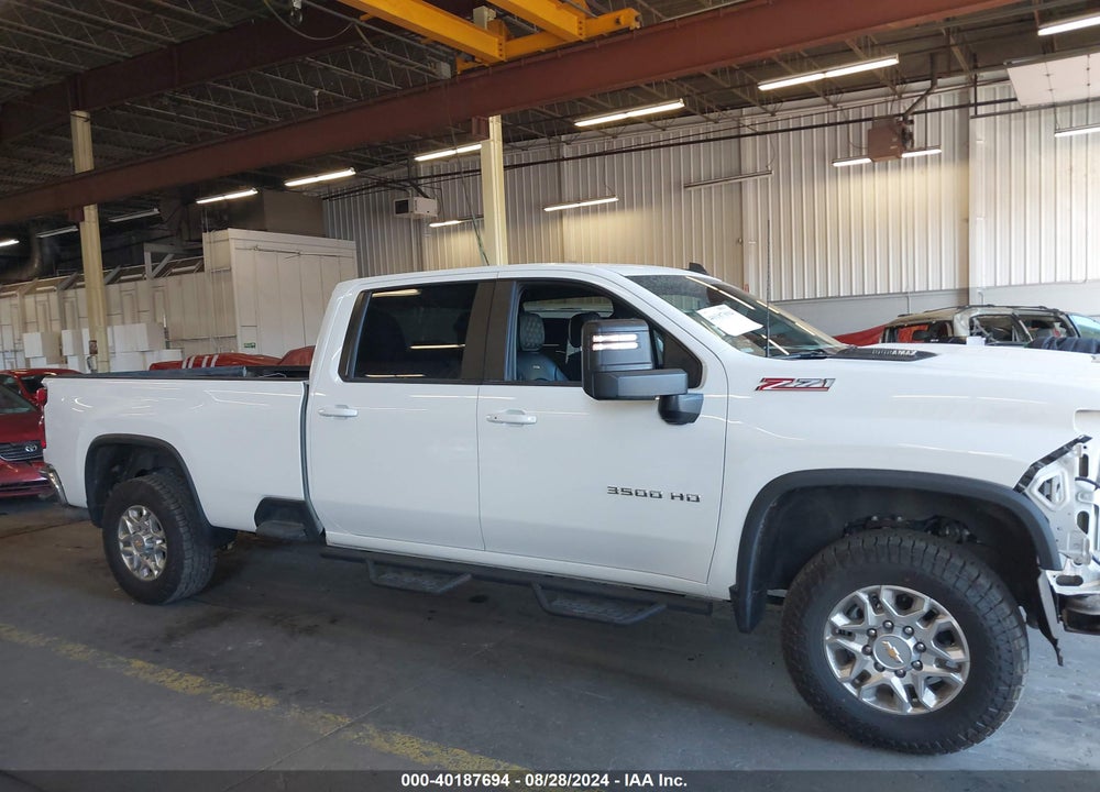 2024 CHEVROLET SILVERADO 3500HD LT VIN: 1GC4YTEY7RF103923