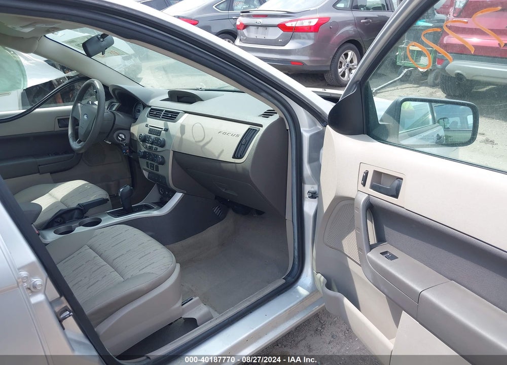 2010 FORD FOCUS SE VIN: 1FAHP3FN3AW233426