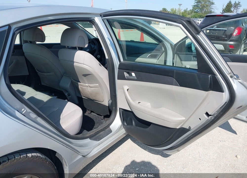 2015 HYUNDAI SONATA SE VIN: 5NPE24AF6FH058037