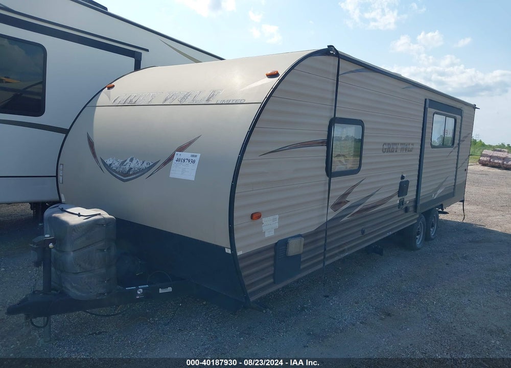 2016 FOREST RIVER GREY WOLF CASCADE SERIES M-24 VIN: 4X4TCKZ25GK034285