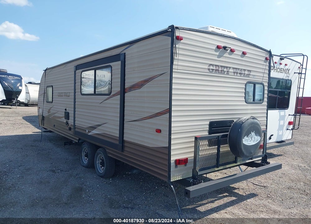 2016 FOREST RIVER GREY WOLF CASCADE SERIES M-24 VIN: 4X4TCKZ25GK034285