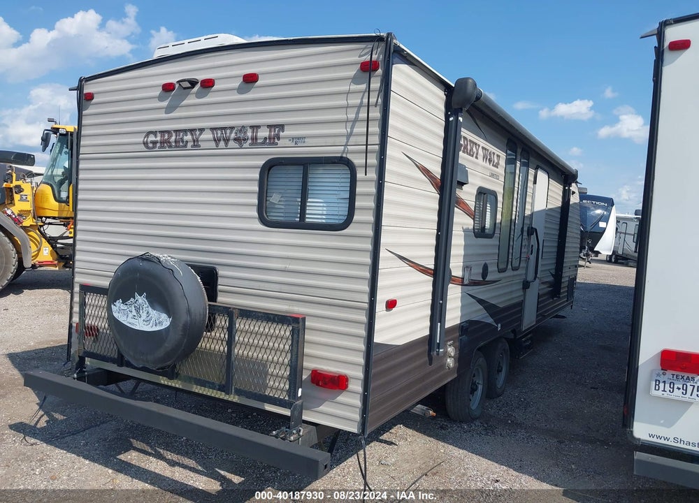 2016 FOREST RIVER GREY WOLF CASCADE SERIES M-24 VIN: 4X4TCKZ25GK034285