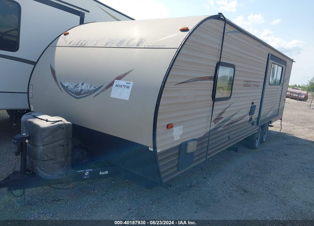 2016 FOREST RIVER GREY WOLF CASCADE SERIES M-24 VIN: 4X4TCKZ25GK034285