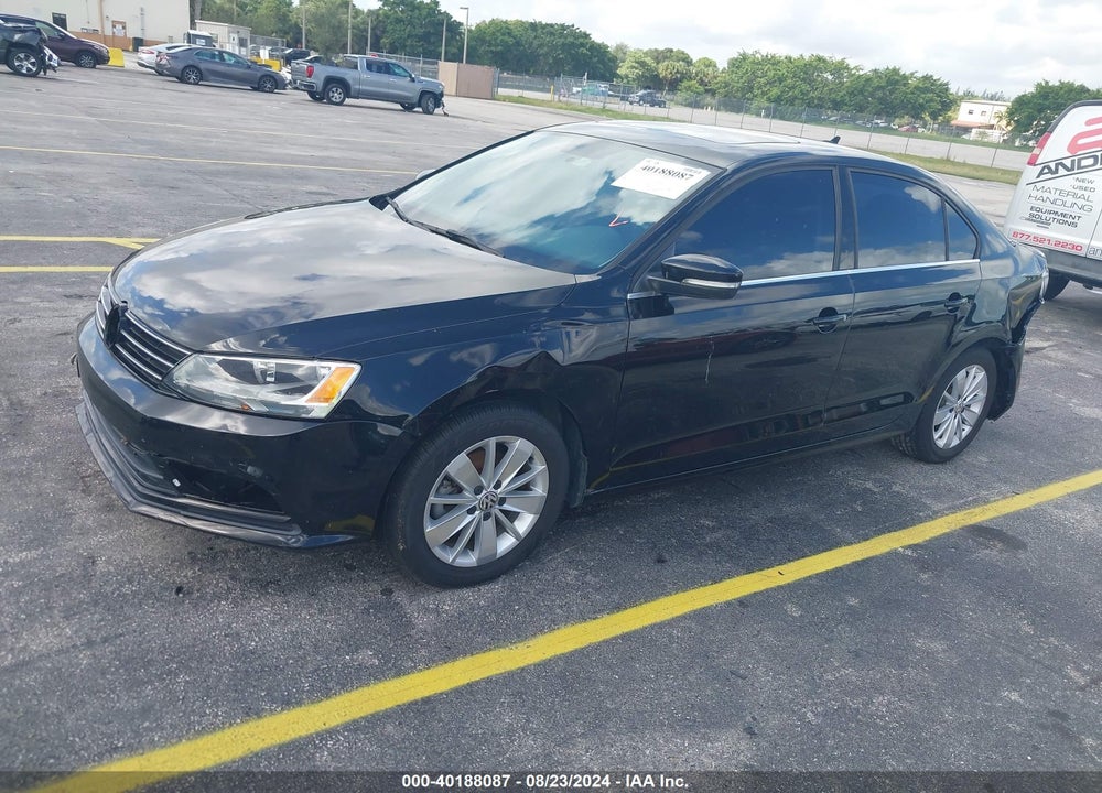 2015 VOLKSWAGEN JETTA 1.8T SE VIN: 3VWD17AJ8FM258557