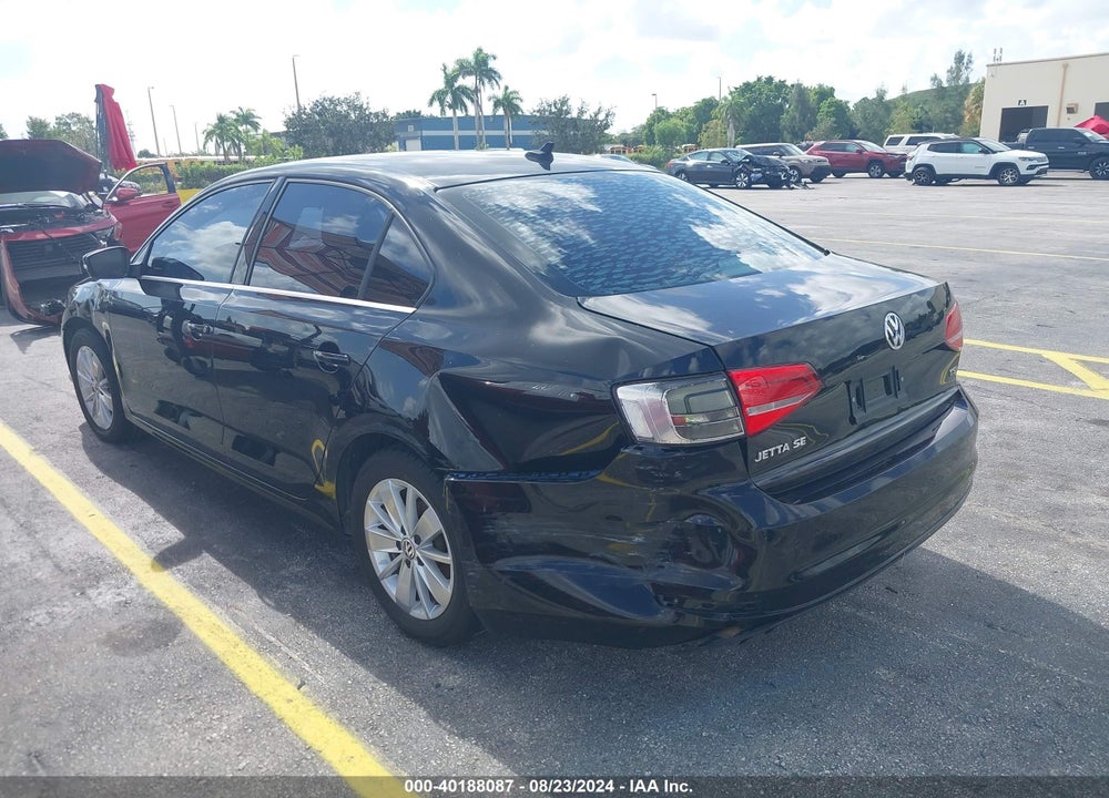 2015 VOLKSWAGEN JETTA 1.8T SE VIN: 3VWD17AJ8FM258557