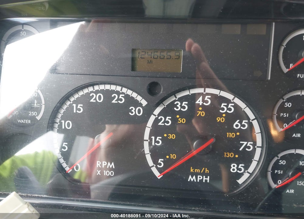 2009 FREIGHTLINER M2 106 MEDIUM DUTY VIN: 1FVACXDT89HAK6246