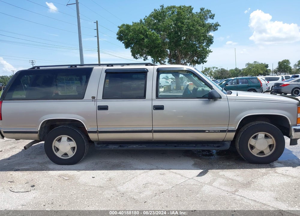 1999 CHEVROLET SUBURBAN 1500 LT VIN: 3GNFK16R7XG259548