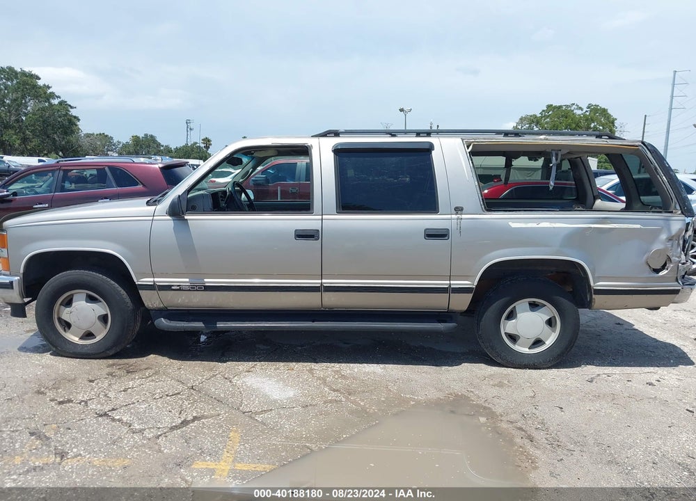 1999 CHEVROLET SUBURBAN 1500 LT VIN: 3GNFK16R7XG259548