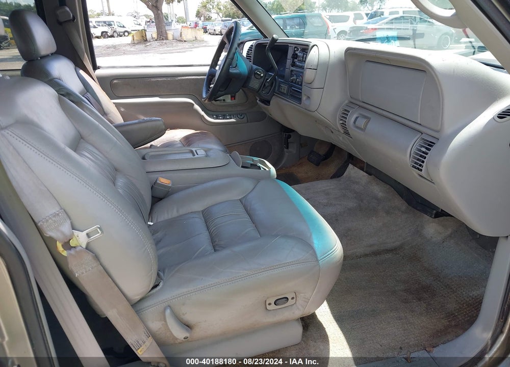 1999 CHEVROLET SUBURBAN 1500 LT VIN: 3GNFK16R7XG259548