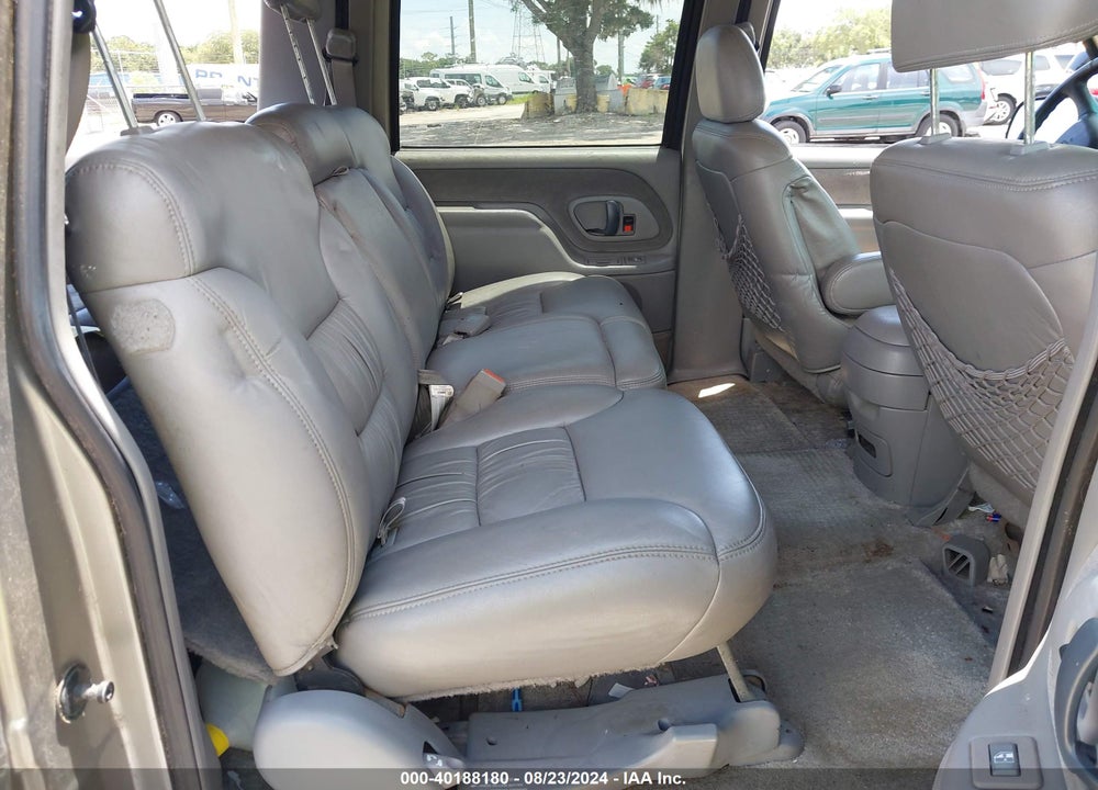 1999 CHEVROLET SUBURBAN 1500 LT VIN: 3GNFK16R7XG259548