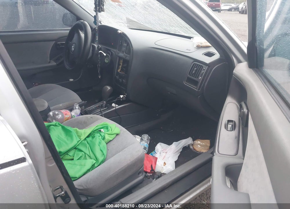 2005 HYUNDAI ELANTRA VIN: KMHDN46D25U931924