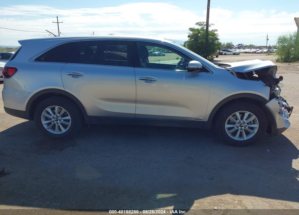 2019 KIA SORENTO 3.3L LX VIN: 5XYPGDA52KG564340