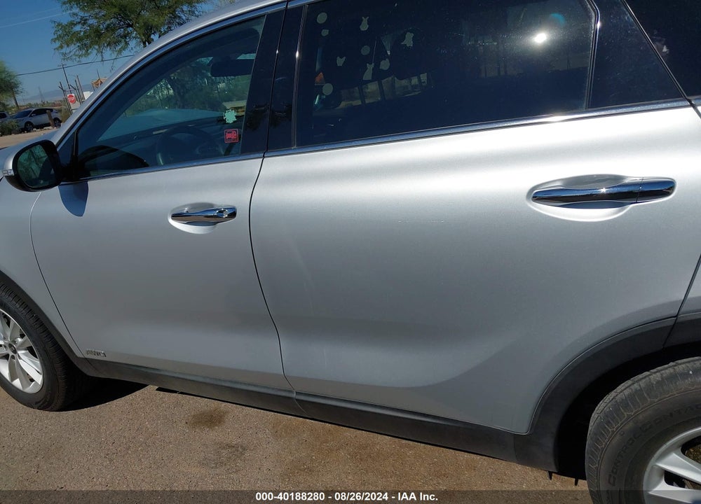 2019 KIA SORENTO 3.3L LX VIN: 5XYPGDA52KG564340
