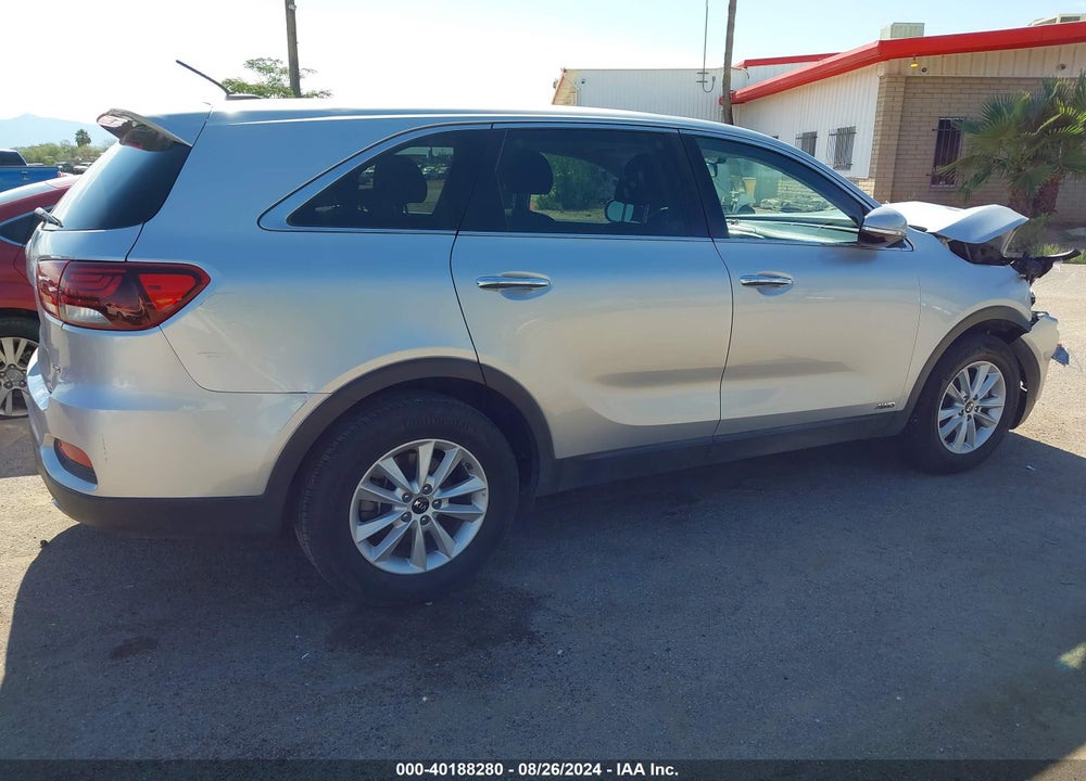 2019 KIA SORENTO 3.3L LX VIN: 5XYPGDA52KG564340