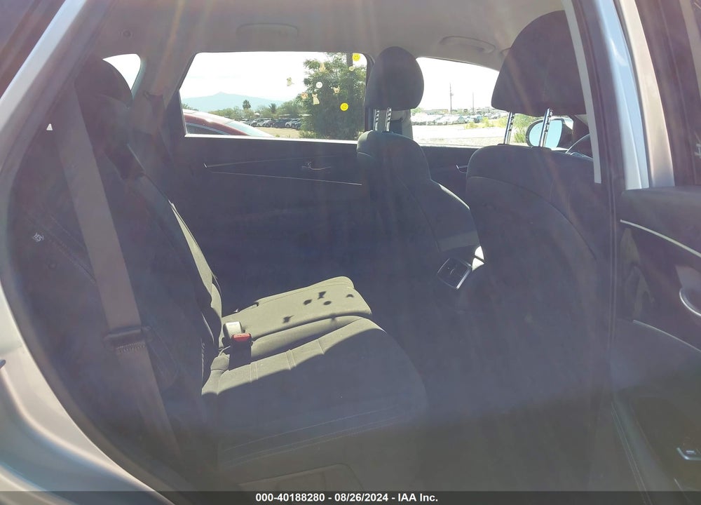 2019 KIA SORENTO 3.3L LX VIN: 5XYPGDA52KG564340