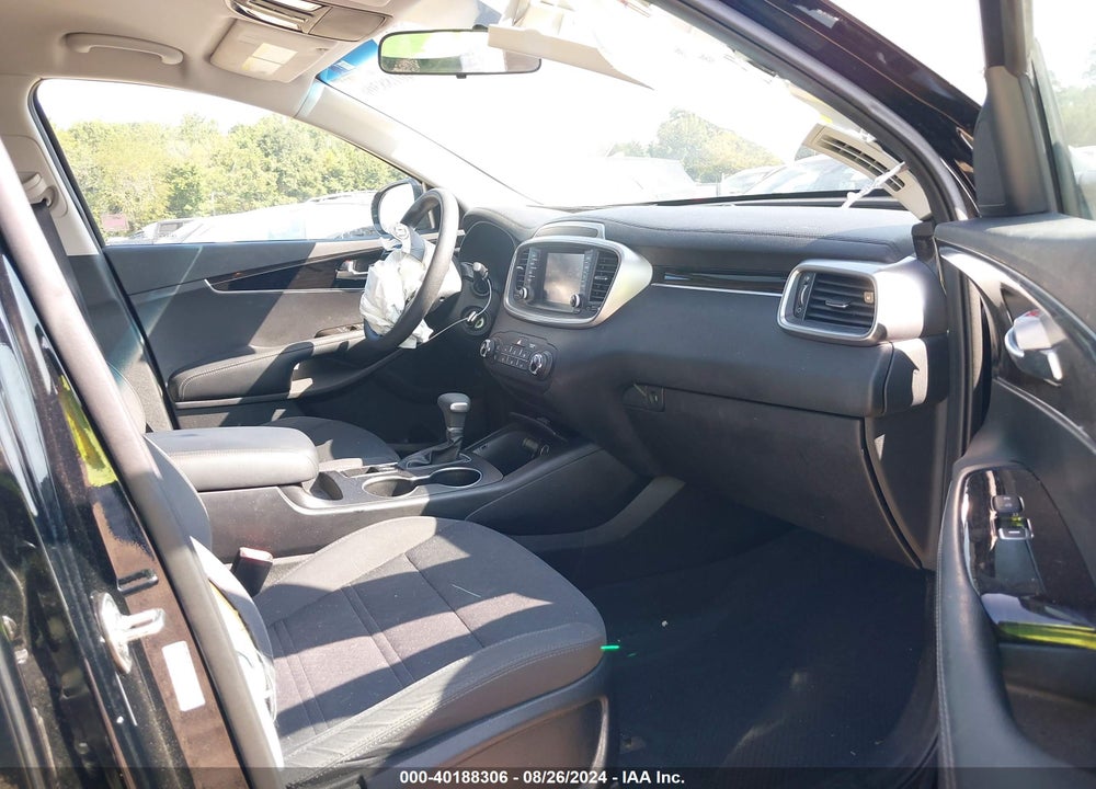 2019 KIA SORENTO 2.4L L VIN: 5XYPG4A34KG597161