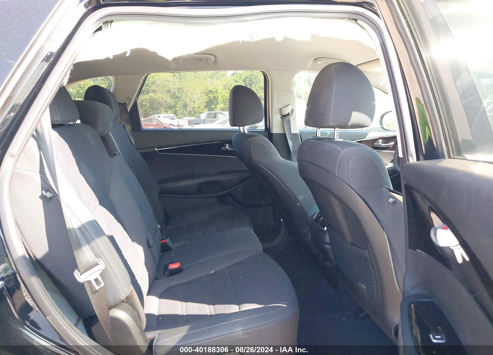 2019 KIA SORENTO 2.4L L VIN: 5XYPG4A34KG597161
