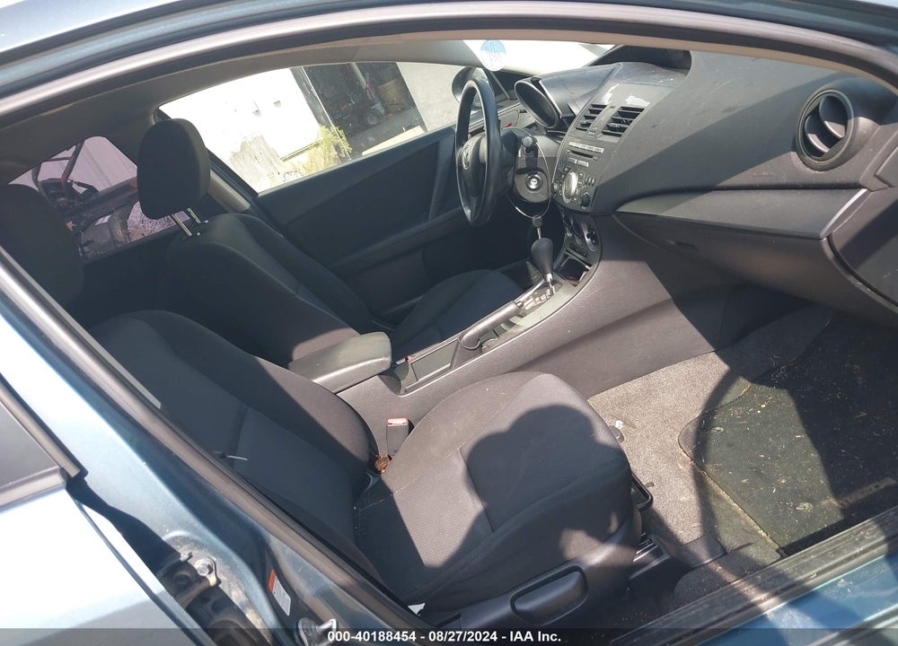 2010 MAZDA 3 I SPORT VIN: JM1BL1SG5A1296791