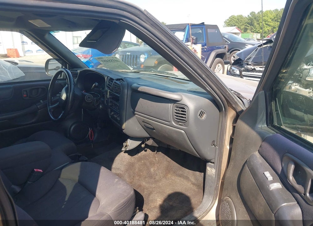 2003 CHEVROLET S-10 LS VIN: 1GCCS19X438134898