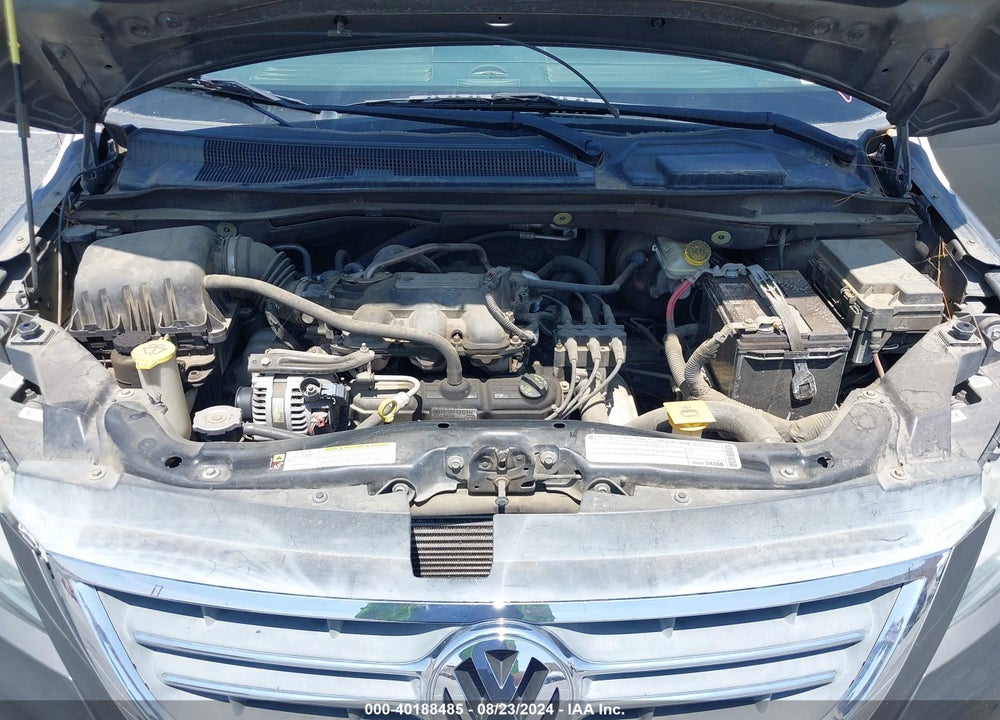 2010 VOLKSWAGEN ROUTAN SE VIN: 2V4RW3D19AR395495