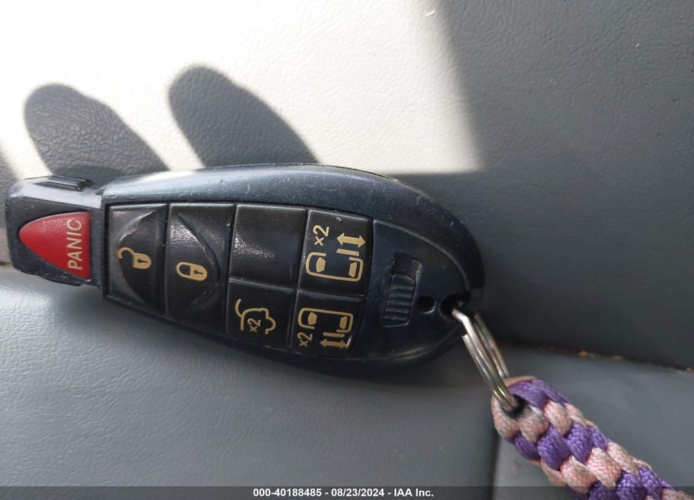 2010 VOLKSWAGEN ROUTAN SE VIN: 2V4RW3D19AR395495
