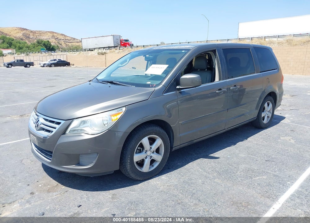 2010 VOLKSWAGEN ROUTAN SE VIN: 2V4RW3D19AR395495
