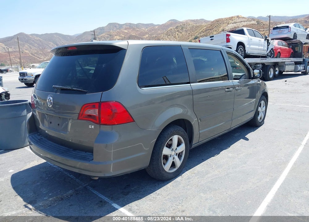 2010 VOLKSWAGEN ROUTAN SE VIN: 2V4RW3D19AR395495