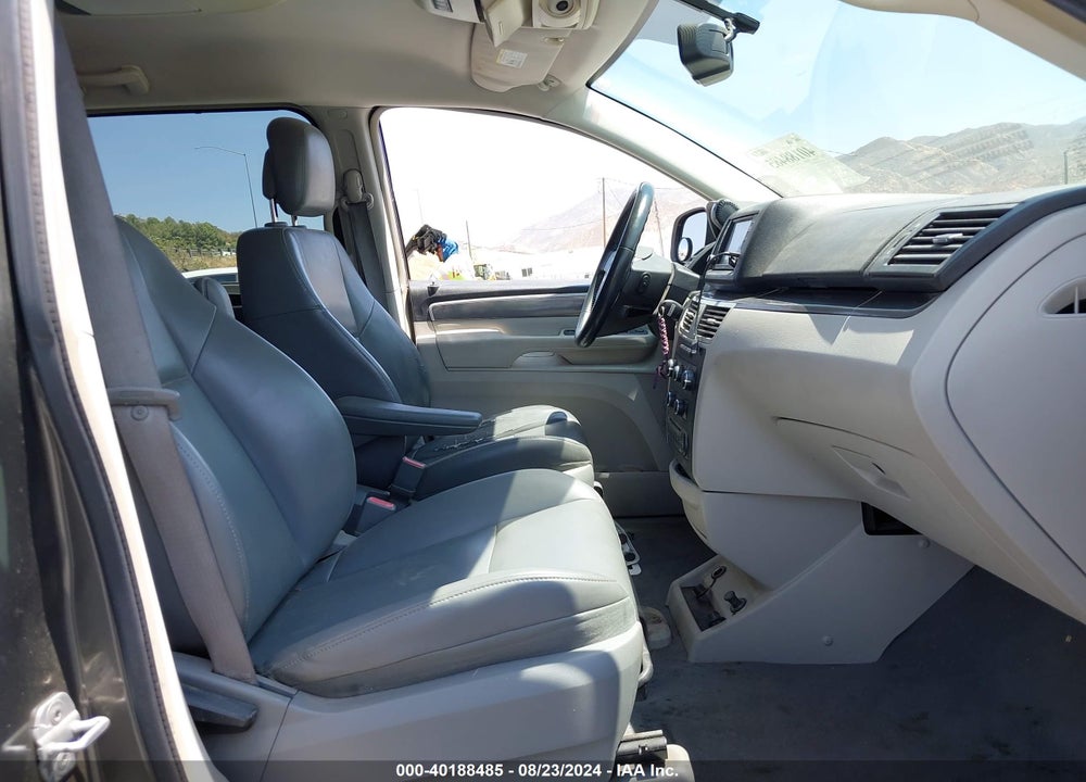 2010 VOLKSWAGEN ROUTAN SE VIN: 2V4RW3D19AR395495