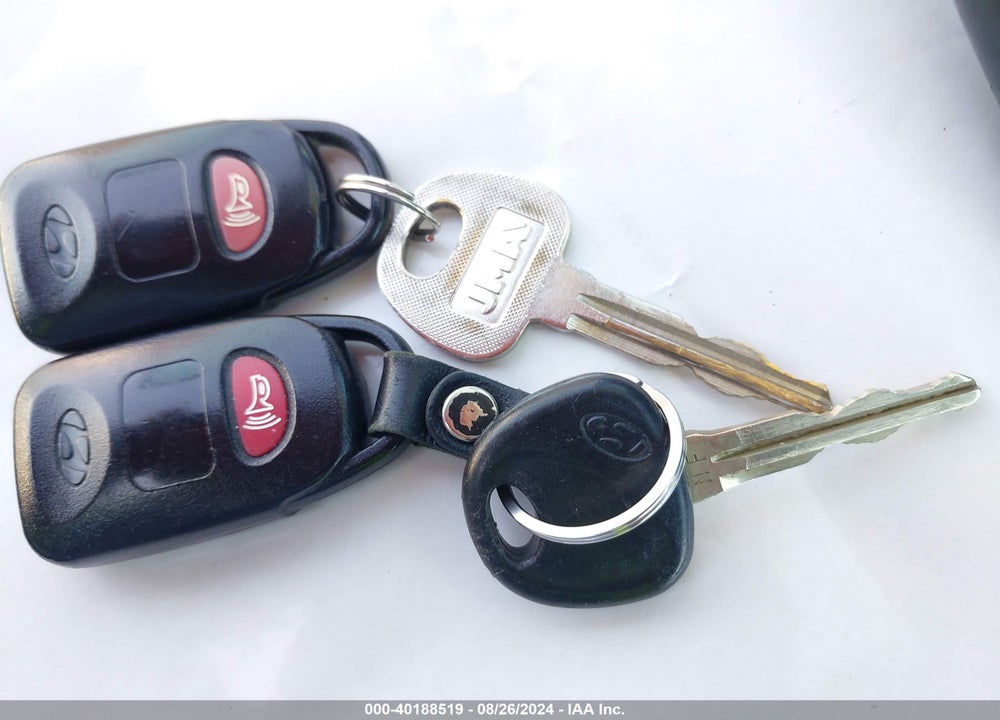 2010 HYUNDAI SONATA SE VIN: 5NPEU4AC1AH598551