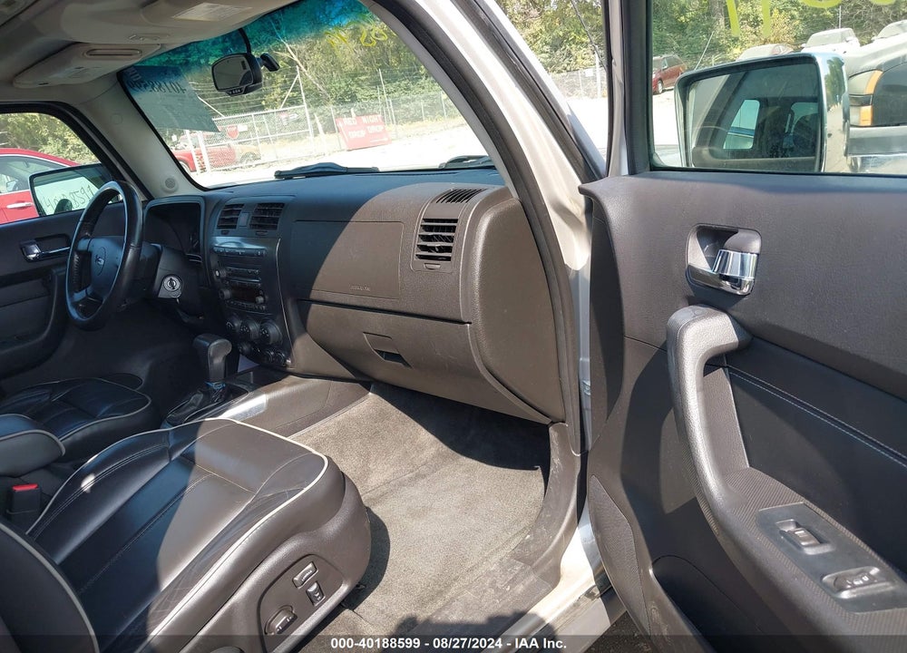 2007 HUMMER H3 SUV VIN: 5GTDN13E678176247