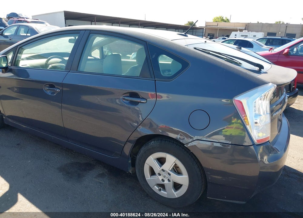 2011 TOYOTA PRIUS TWO VIN: JTDKN3DU3B0252126